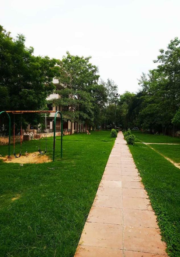 J P Residency Hotel Greater Noida Exterior photo